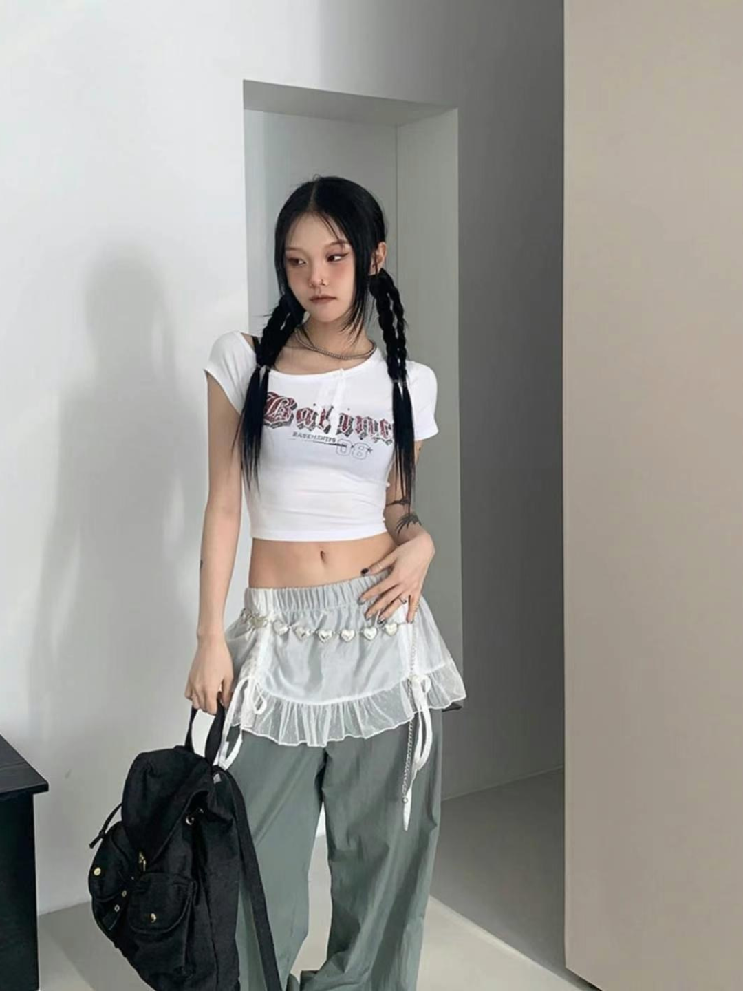 街頭風斜肩Crop Top