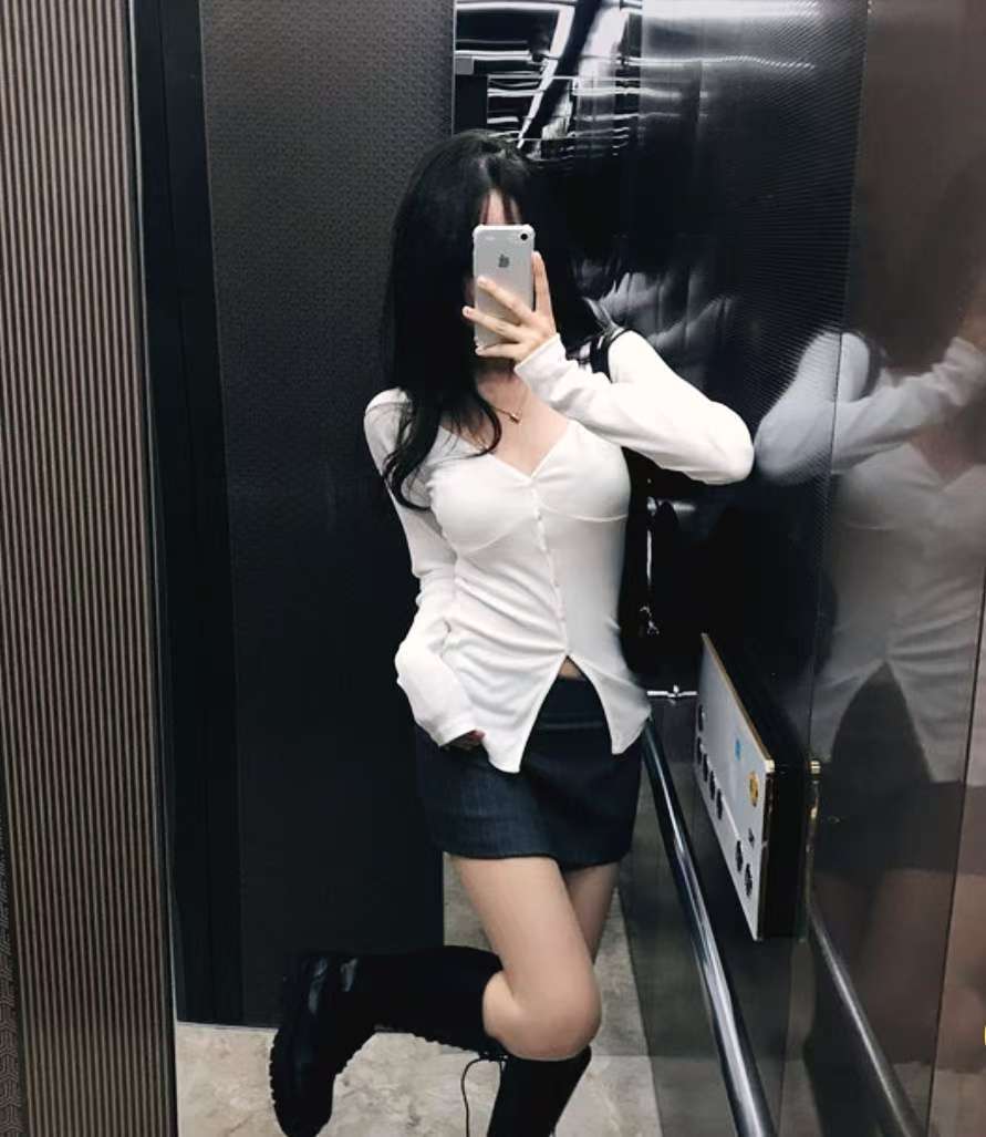 低胸鈕扣長袖薄長袖