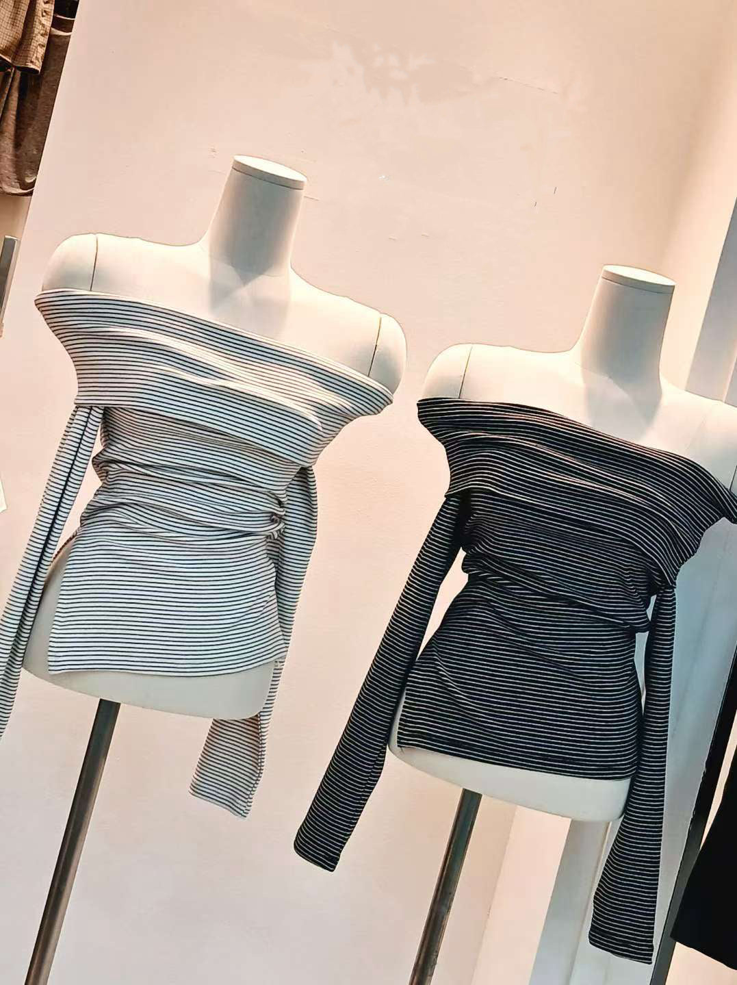 間條一字膊長袖衫