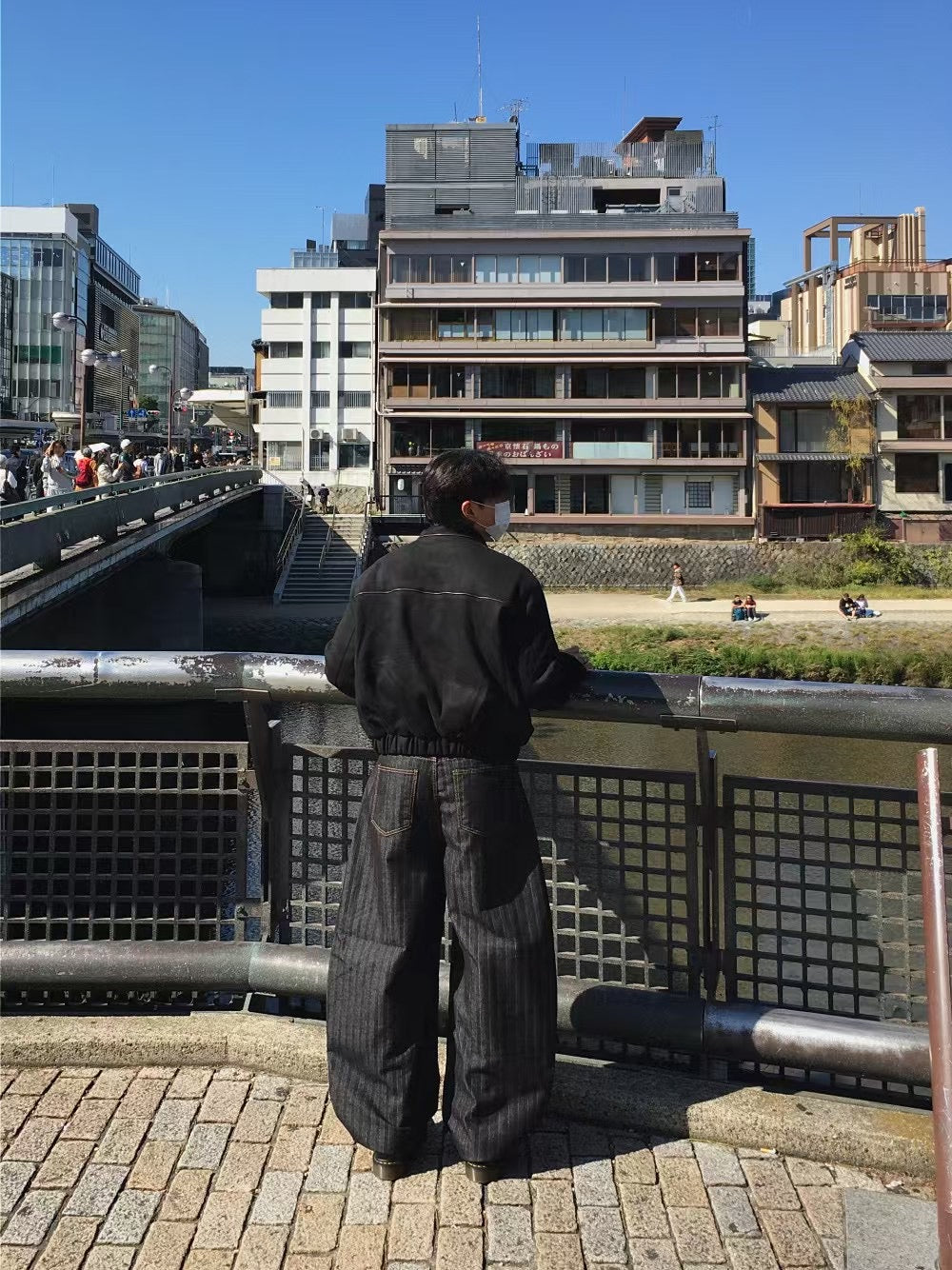 直條紋彎刀牛仔褲