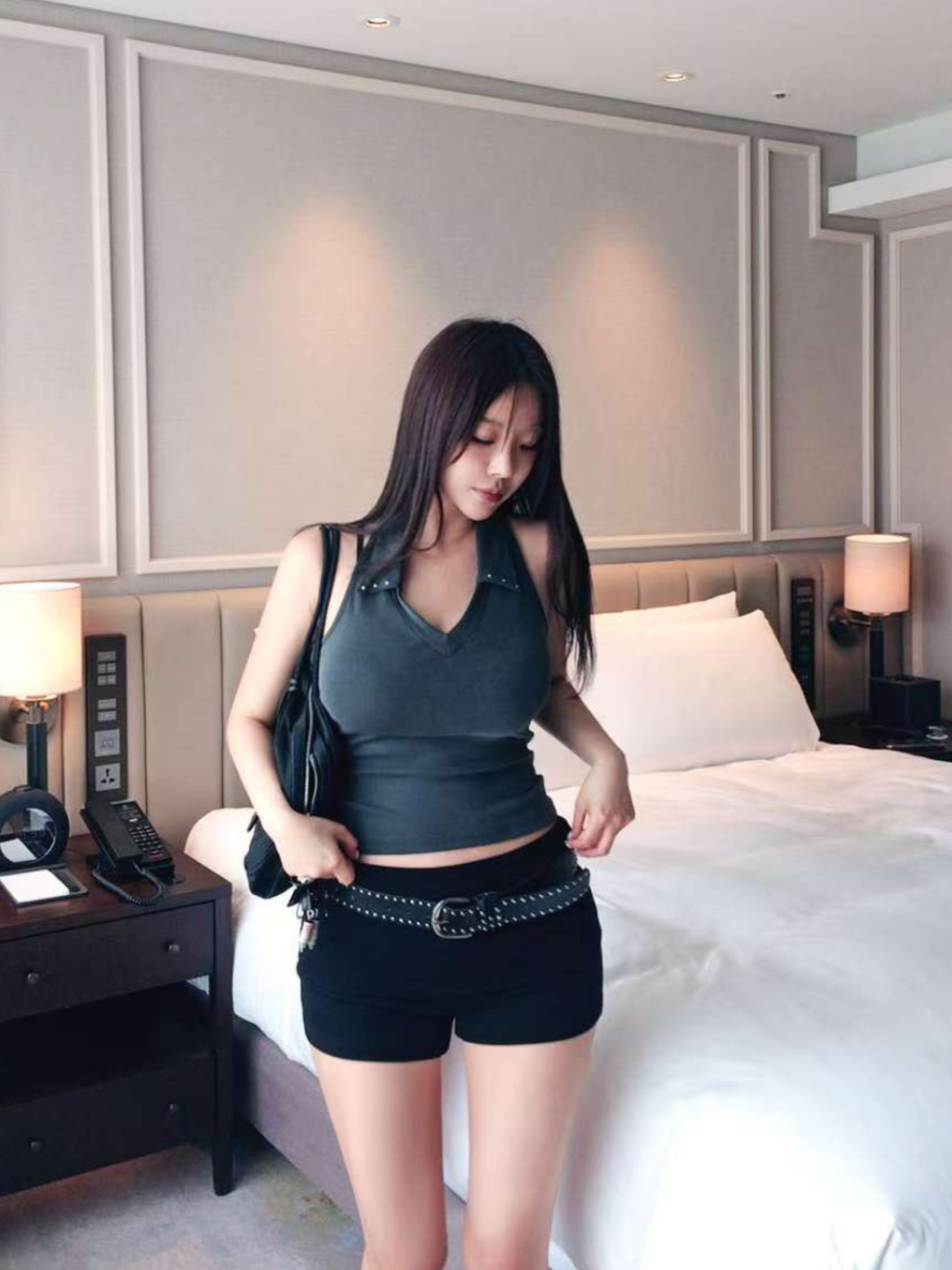 辣妹低腰翻邊熱褲🌶️