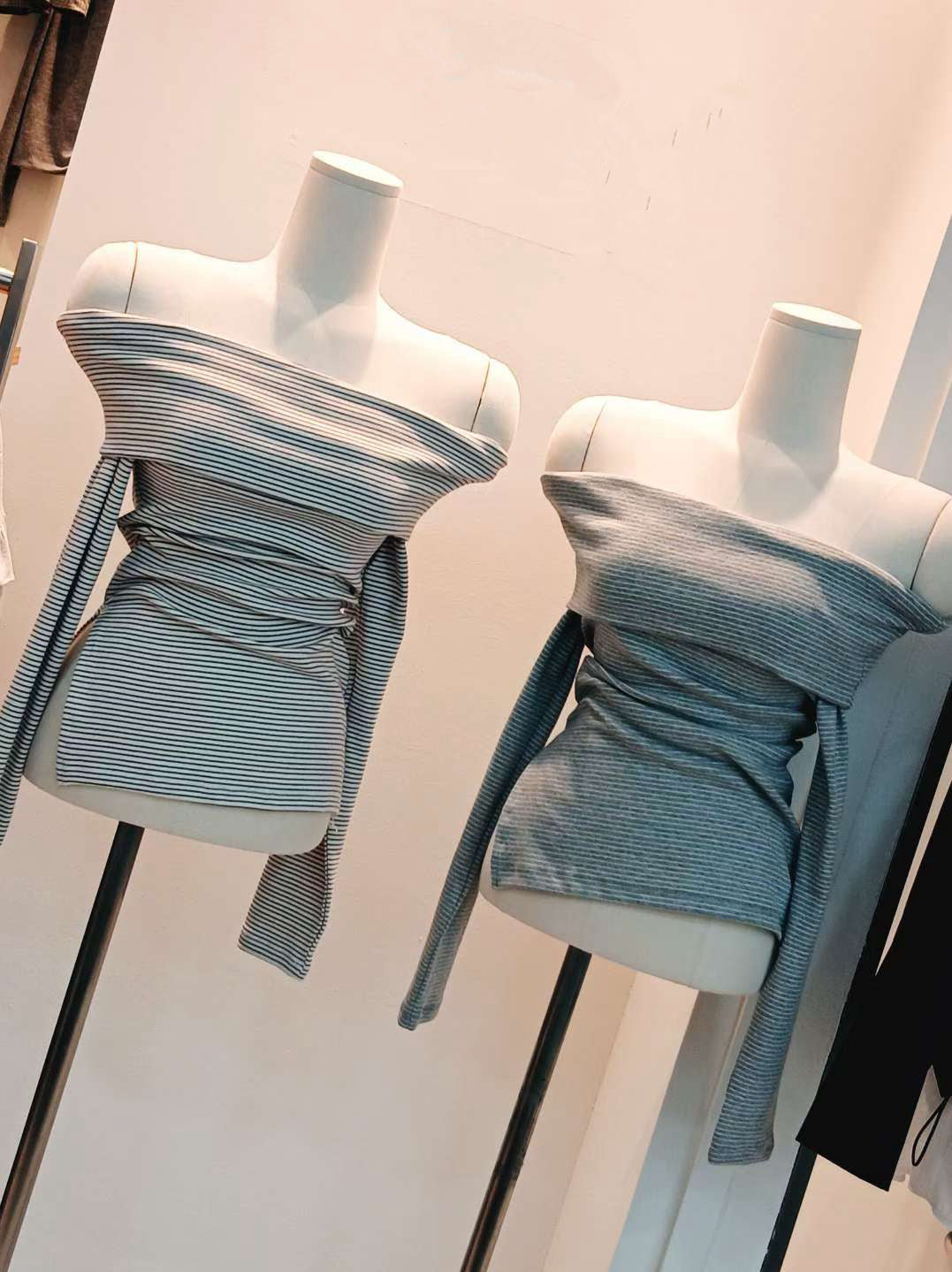 間條一字膊長袖衫