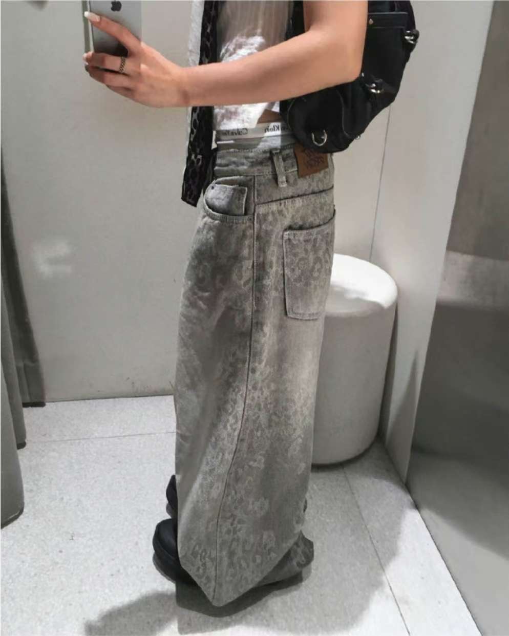 灰色豹紋牛仔褲