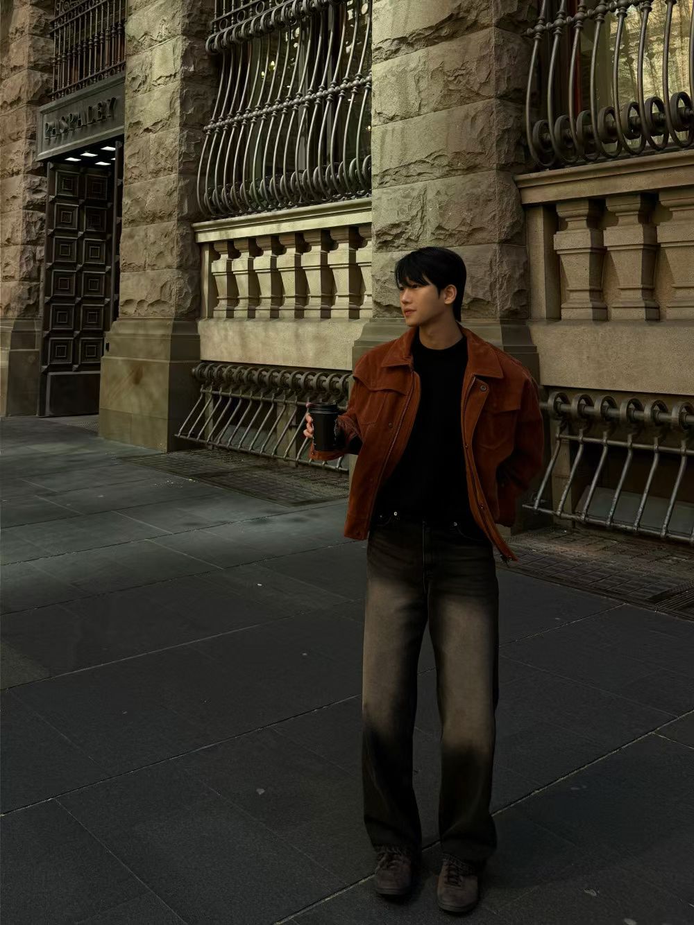 造舊洗水牛仔褲