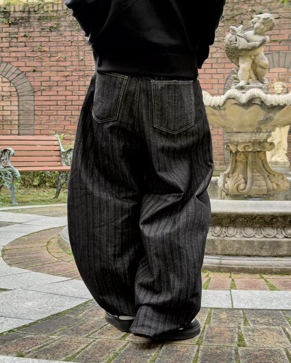 直條紋彎刀牛仔褲