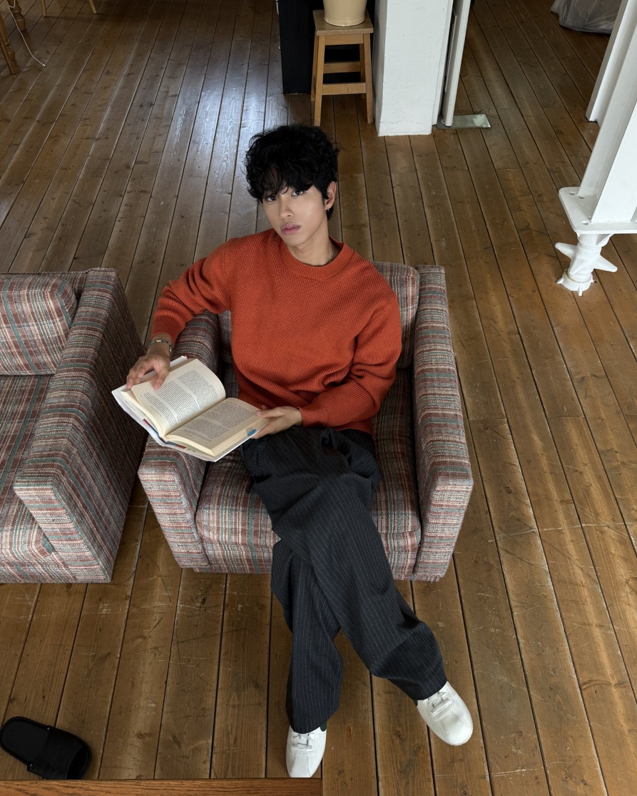 純色圓領針織上衣