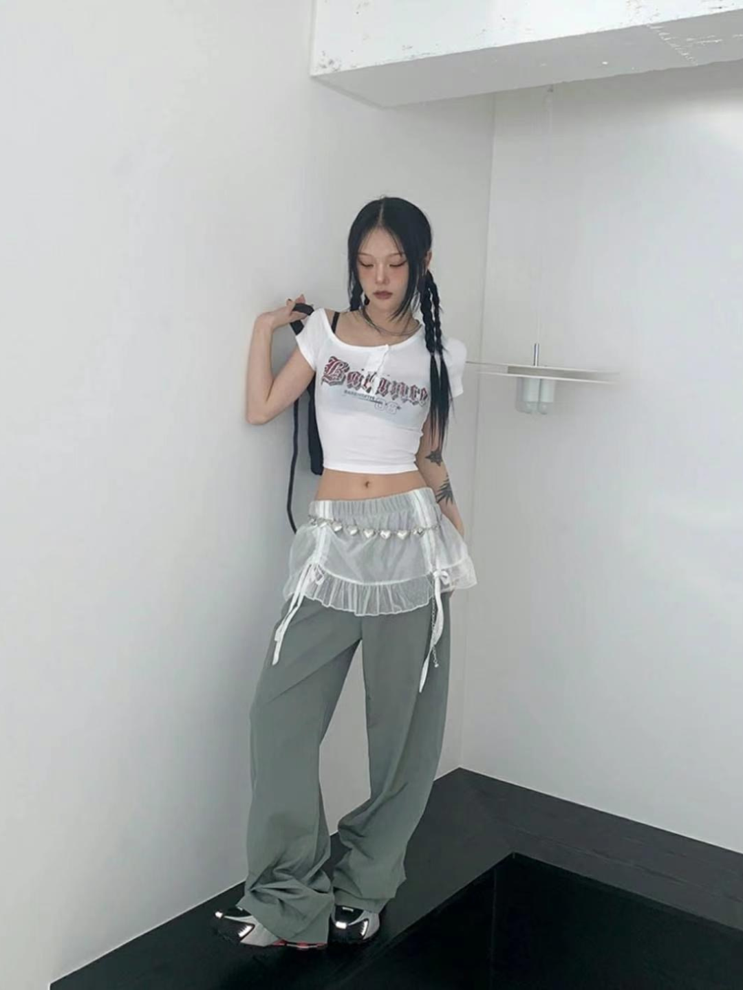 街頭風斜肩Crop Top
