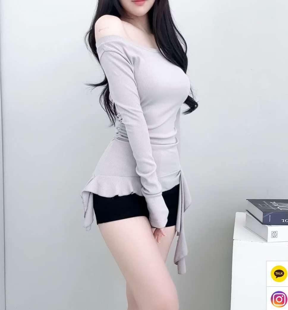 荷葉邊飄飄帶長袖上衣